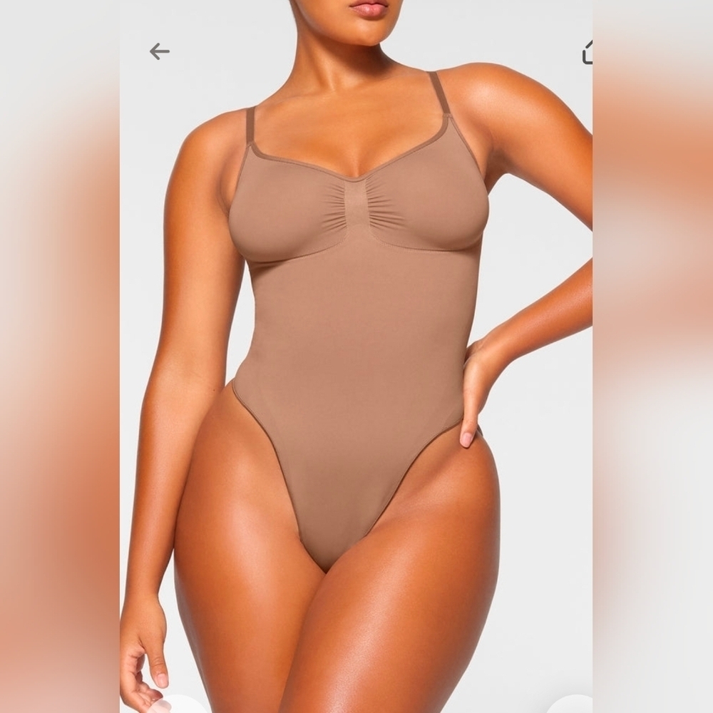 New Skims Seamless Sculpt Thong Bodysuit In Sienna